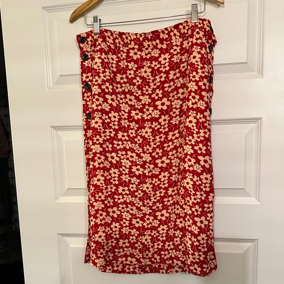 Madewell Side-Button Skirt in Full Bloom (sold out) - Picture 2 of 5
